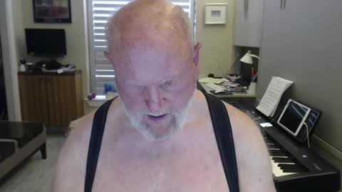 rfreitag01 online show from June 2026 07:09:02 PM