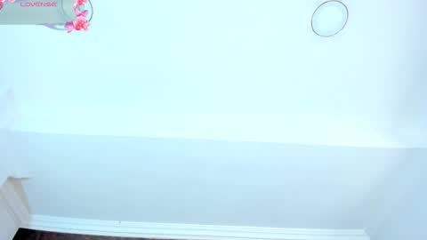 Riana online show from September 2025 04:39:01 PM