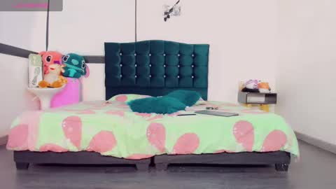 Snapshot of riannagarcia_ chatting on February 2025 10:42:02 PM Rianna Garcia online show from February 2025 10:42:02 PM