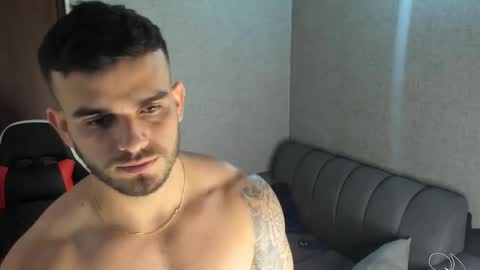 ricardogonzalez666 online show from January 2025 02:24:02 AM