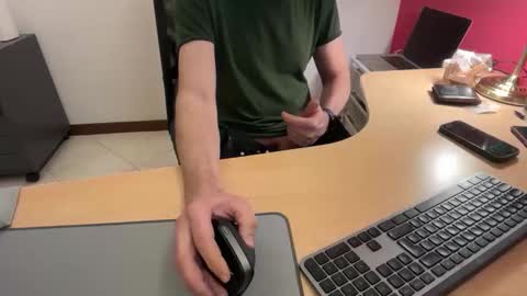 riccardofortis online show from December 2025 05:54:01 PM