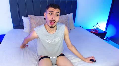 Snapshot of richard_carter_ chatting on February 2025 12:32:01 AM Richard online show from February 2025 12:32:01 AM