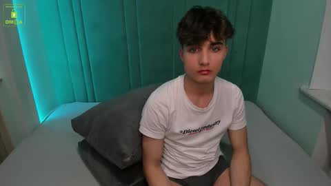 Snapshot of richard_steele_hot chatting on December 2025 03:32:02 PM Richard online show from December 2025 03:32:02 PM