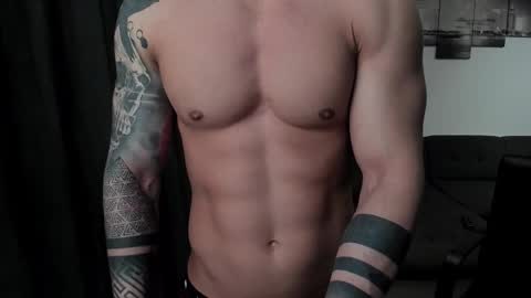 Snapshot of richarddarell chatting on February 2025 04:48:02 AM RichardDarell online show from February 2025 04:48:02 AM