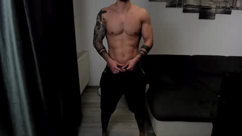 Snapshot of richarddarell chatting on September 2025 04:46:02 AM RichardDarell online show from September 2025 04:46:02 AM