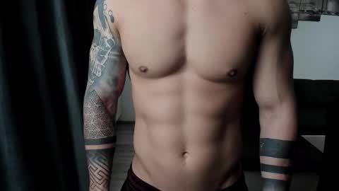 Snapshot of richarddarell chatting on September 2025 04:48:02 AM RichardDarell online show from September 2025 04:48:02 AM