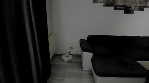 Snapshot of richarddarell chatting on October 2025 04:43:02 AM RichardDarell online show from October 2025 04:43:02 AM