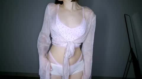 Luna online show from April 2026 06:32:02 PM