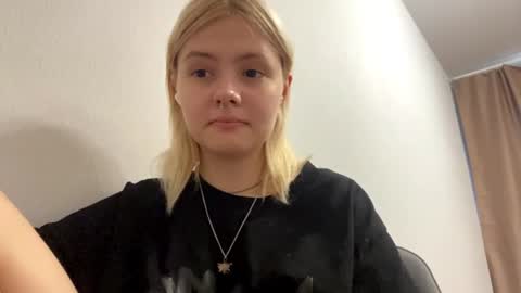 Snapshot of richellearmentrout chatting on July 2026 03:09:01 PM jenny online show from July 2026 03:09:01 PM
