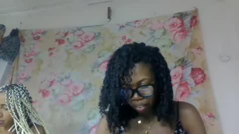 richimelaa online show from May 2026 11:33:01 PM