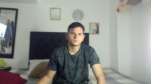 Snapshot of richr_latin_boy chatting on December 2024 06:35:02 PM rich online show from December 2024 06:35:02 PM