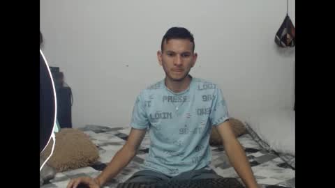 Snapshot of richr_latin_boy chatting on October 2025 04:29:01 PM rich online show from October 2025 04:29:01 PM