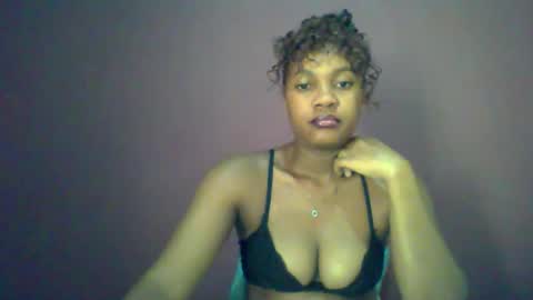 ricie001 online show from May 2026 12:35:01 PM