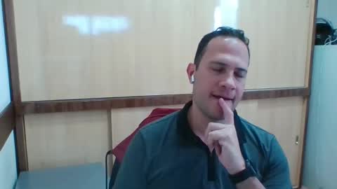 Snapshot of rick503835 chatting on September 2025 03:55:02 PM Rick Arian online show from September 2025 03:55:02 PM