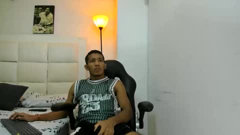 Snapshot of ricky_23cm_ chatting on February 2026 02:19:01 AM RICKY online show from February 2026 02:19:01 AM