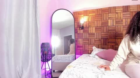 Sara online show from February 2025 10:07:01 AM