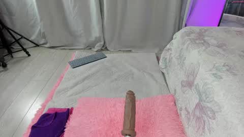 Sara online show from October 2025 10:01:02 AM