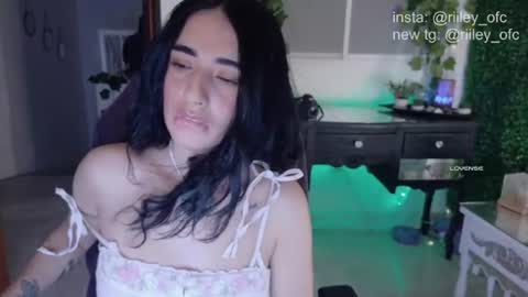 Snapshot of riiley_ chatting on July 2026 07:50:01 AM Independent model online show from July 2026 07:50:01 AM