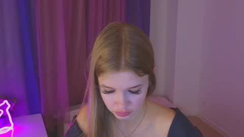 Rina online show from November 2025 10:19:02 PM