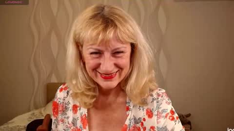 Snapshot of riley_annet chatting on October 2025 05:33:01 PM Riley online show from October 2025 05:33:01 PM