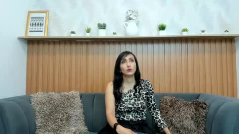 Snapshot of riley_reid_milf chatting on July 2026 01:15:02 PM Oriana online show from July 2026 01:15:02 PM