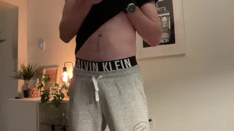 Snapshot of rileyman13xx chatting on January 2025 12:57:01 AM rileyman13xx online show from January 2025 12:57:01 AM