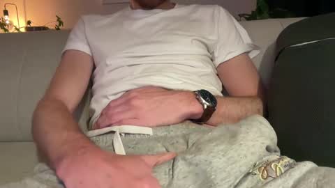 Snapshot of rileyman13xx chatting on February 2025 04:07:02 AM rileyman13xx online show from February 2025 04:07:02 AM