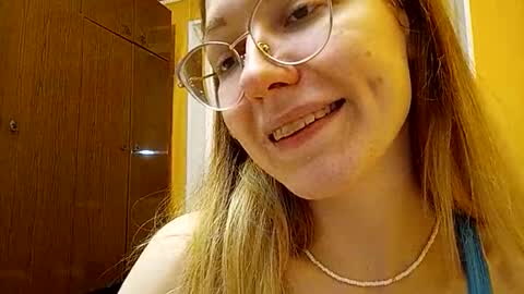 Snapshot of rinettawilss chatting on December 2024 12:37:01 AM RinettaWilss online show from December 2024 12:37:01 AM