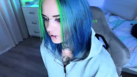   DianaBrite            fansl y online show from September 2025 02:39:02 PM