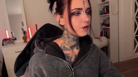   DianaBrite            fansl y online show from November 2025 11:41:01 AM