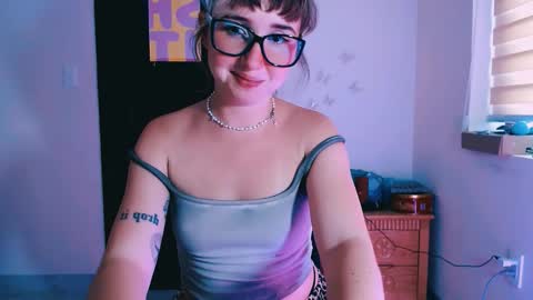 Snapshot of riri_rich chatting on March 2026 07:22:02 AM Rita online show from March 2026 07:22:02 AM