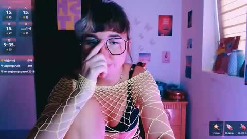 Snapshot of riri_rich chatting on March 2026 08:26:33 AM Rita online show from March 2026 08:26:33 AM