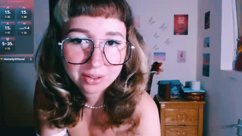 Snapshot of riri_rich chatting on April 2026 12:16:02 PM Rita online show from April 2026 12:16:02 PM