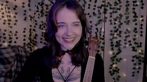 Snapshot of risha_laass chatting on September 2025 08:23:02 PM risha_laass online show from September 2025 08:23:02 PM