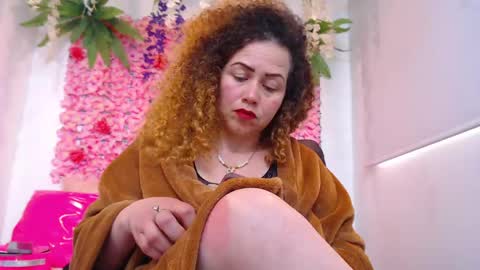 Snapshot of risitos_de_oro_ chatting on April 2026 05:50:02 PM Risitos De Oro online show from April 2026 05:50:02 PM
