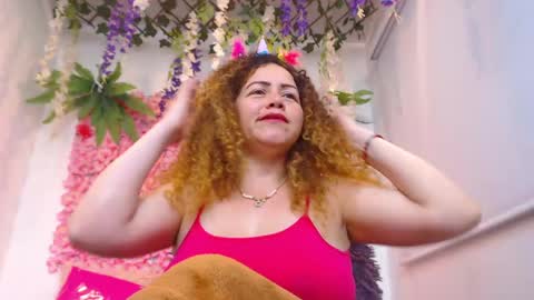 Snapshot of risitos_de_oro_ chatting on April 2026 01:26:02 PM Risitos De Oro online show from April 2026 01:26:02 PM
