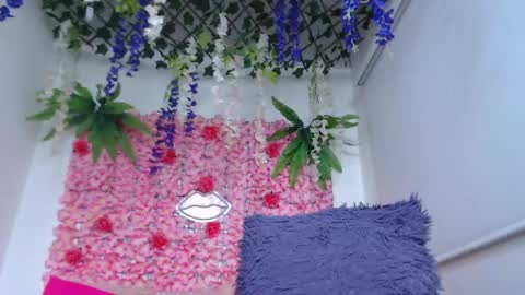 Snapshot of risitos_de_oro_ chatting on April 2026 09:21:02 PM Risitos De Oro online show from April 2026 09:21:02 PM
