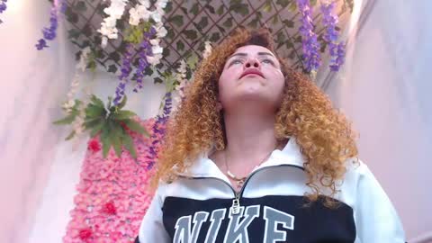 Snapshot of risitos_de_oro_ chatting on May 2026 11:01:01 PM Risitos De Oro online show from May 2026 11:01:01 PM