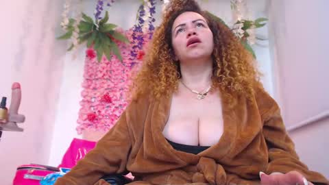 Snapshot of risitos_de_oro_ chatting on May 2026 11:07:01 AM Risitos De Oro online show from May 2026 11:07:01 AM