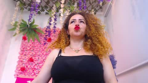 Snapshot of risitos_de_oro_ chatting on May 2026 03:06:02 PM Risitos De Oro online show from May 2026 03:06:02 PM