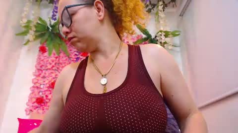 Snapshot of risitos_de_oro_ chatting on June 2026 10:15:01 AM Risitos De Oro online show from June 2026 10:15:01 AM