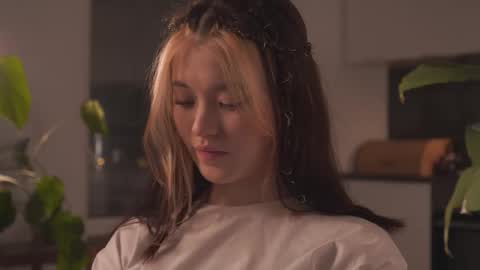 Snapshot of rivagosnell chatting on February 2026 04:36:02 PM Akemi online show from February 2026 04:36:02 PM