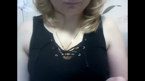 Snapshot of riveramaureen chatting on December 2024 01:00:02 PM RiveraMaureen online show from December 2024 01:00:02 PM