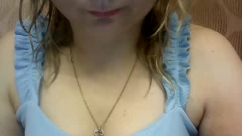 Snapshot of riveramaureen chatting on December 2024 07:16:02 PM RiveraMaureen online show from December 2024 07:16:02 PM