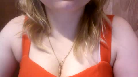 Snapshot of riveramaureen chatting on January 2025 05:11:01 PM RiveraMaureen online show from January 2025 05:11:01 PM