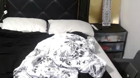 Snapshot of riversaint chatting on September 2025 12:11:01 AM River Saint online show from September 2025 12:11:01 AM