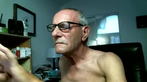 Snapshot of rjm2023 chatting on April 2026 11:12:01 AM Bobby online show from April 2026 11:12:01 AM