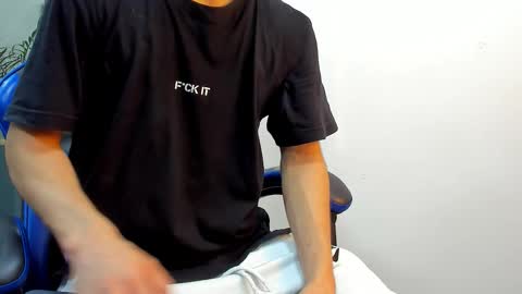 Roan Birkin online show from November 2025 07:13:02 PM