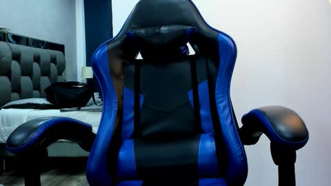 Roan Birkin online show from December 2025 07:30:02 PM