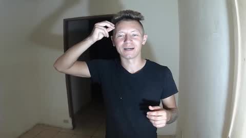 RoastingCorn online show from October 2025 09:41:01 AM